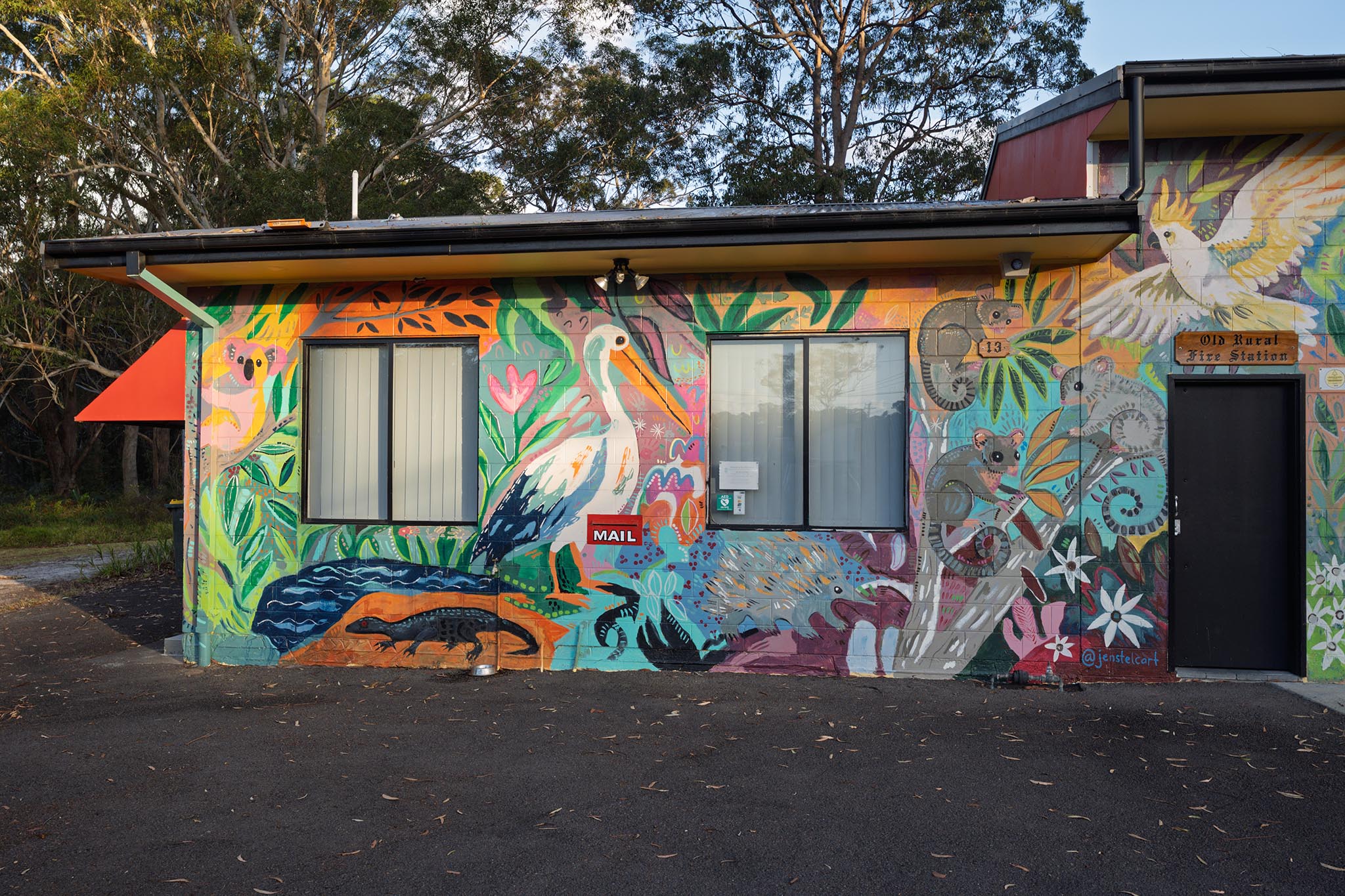 Entrance mural to the TAG Gallery in Raymond Terrace.